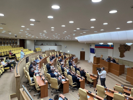 Законопроект о внесении изменений в главный финансовый документ ТФОМС на 2023-2025 годы был принят депутатами на заседании Законодательного собрания