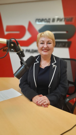Руководитель ТФОМС Ульяновской области Екатерина Буцкая приняла участие в программе #ОдинИзНас на радио «2х2»
