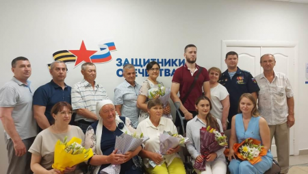 Сотрудники Ульяновского филиала «Капитал МС» приняли участие в поздравлении семей участников специальной военной операции
