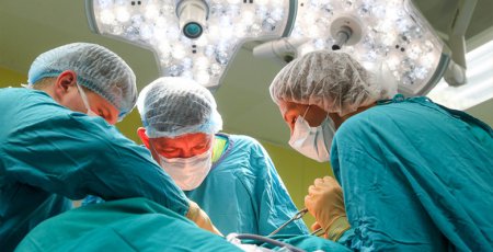 Кабмин добавил в ОМС новые виды высокотехнологичной медпомощи